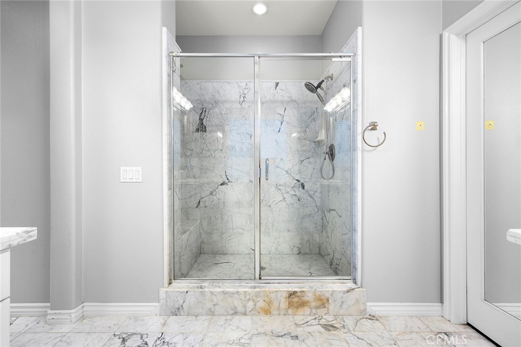 15958 Huntington Garden Avenue