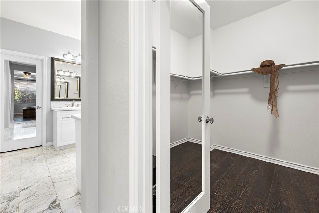 15958 Huntington Garden Avenue