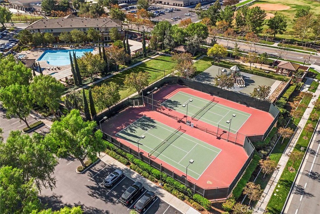 15958 Huntington Garden Avenue