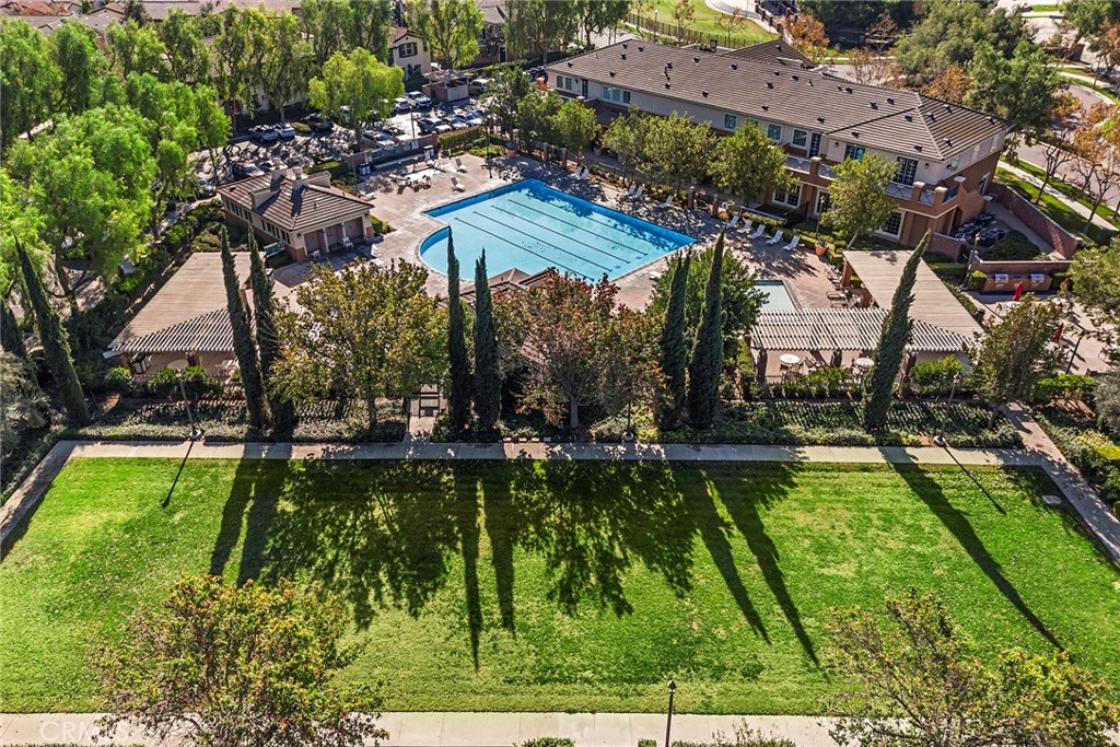 15958 Huntington Garden Avenue