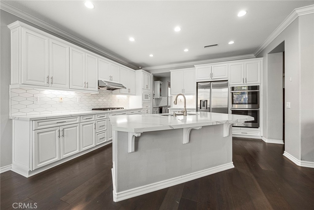 15958 Huntington Garden Avenue