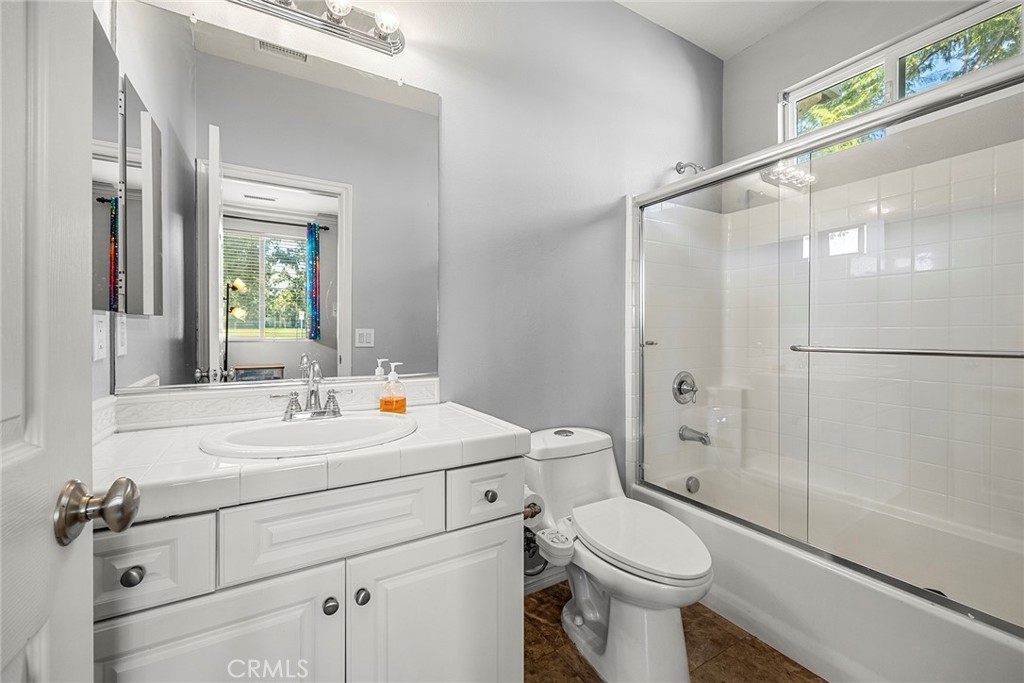 15958 Huntington Garden Avenue