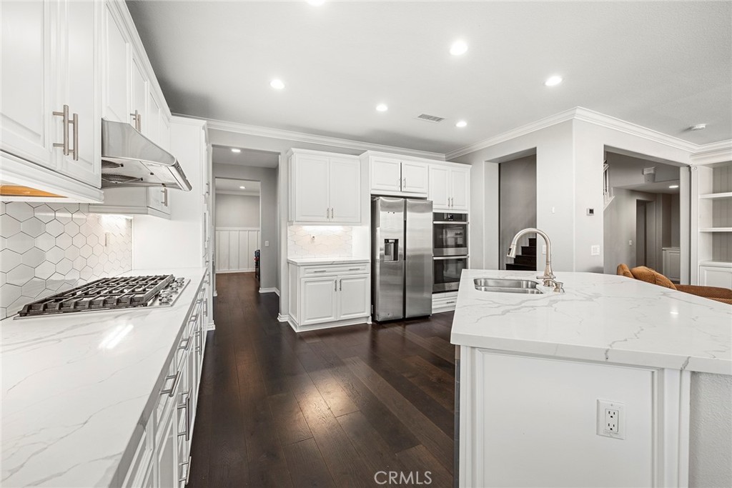 15958 Huntington Garden Avenue