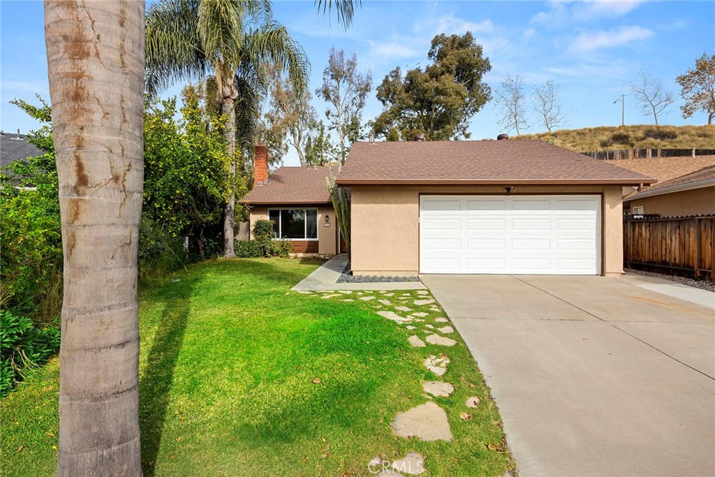 1925 N Canyon Circle