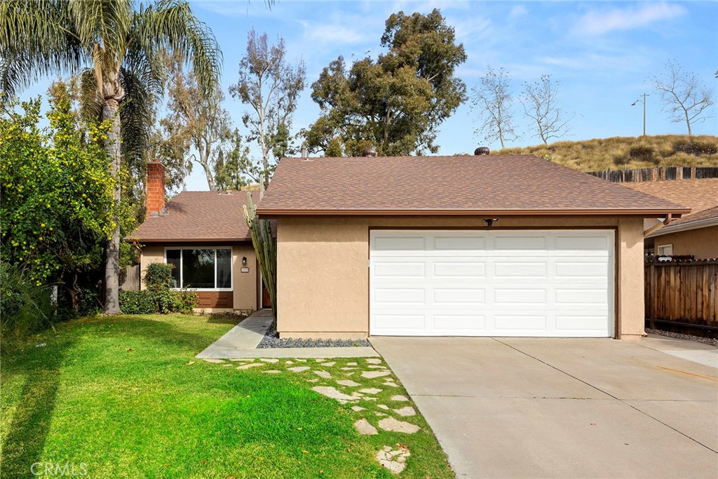 1925 N Canyon Circle