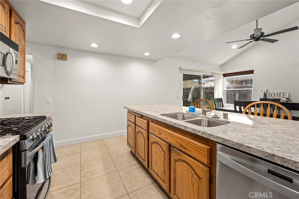 1925 N Canyon Circle