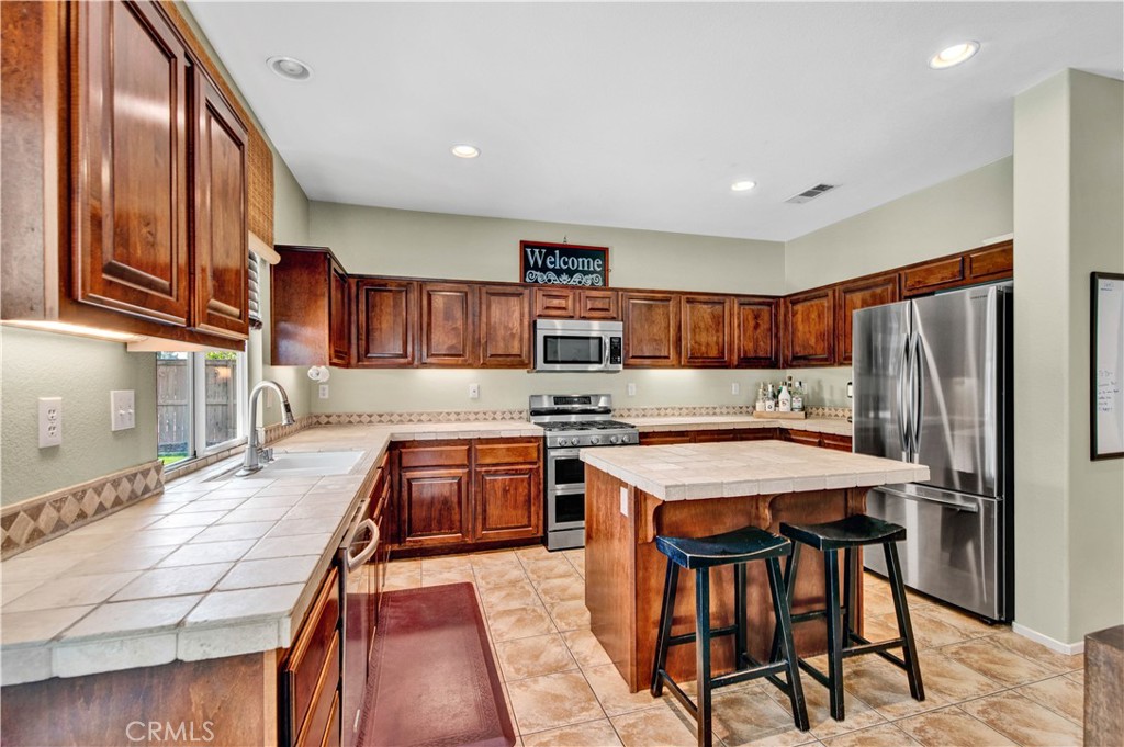 24352 Sawtooth Court