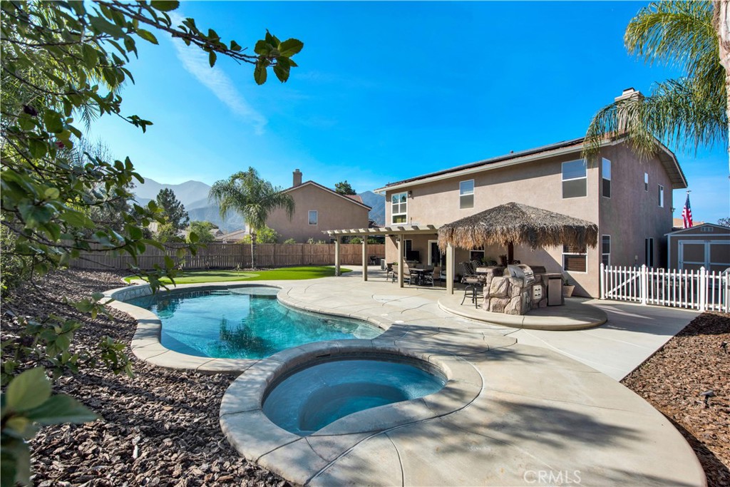 24352 Sawtooth Court