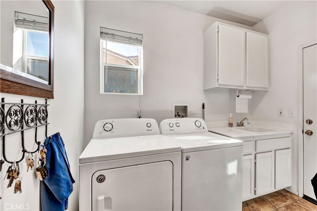 24352 Sawtooth Court