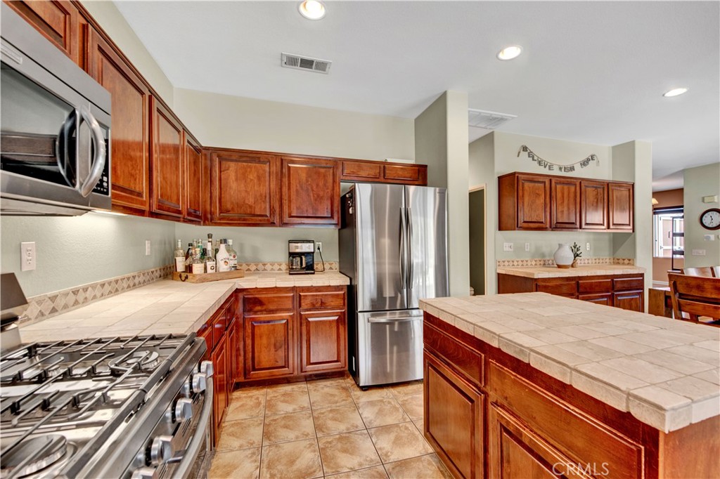 24352 Sawtooth Court