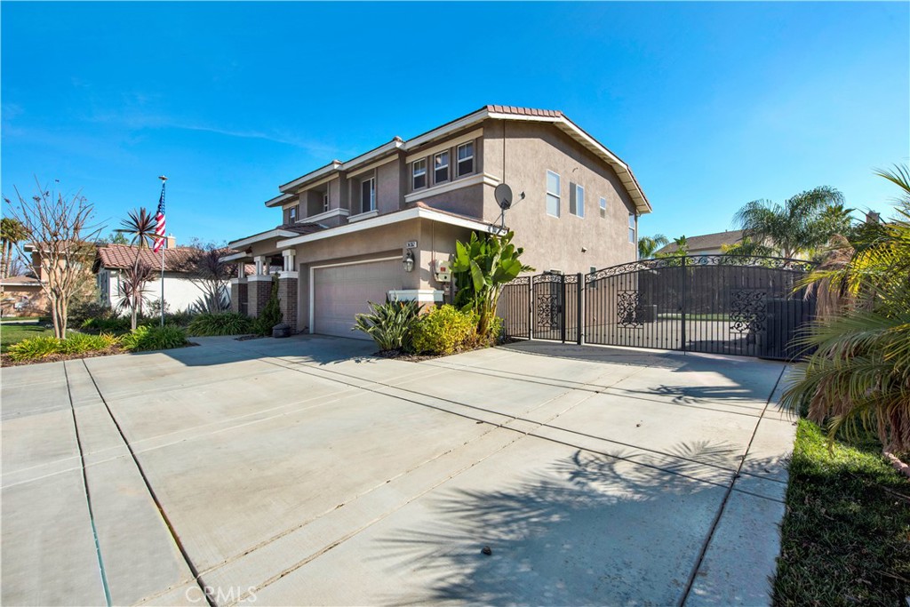 24352 Sawtooth Court