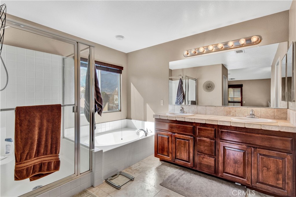 24352 Sawtooth Court