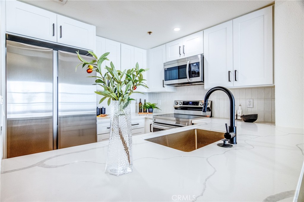 720 W 4th Street 413