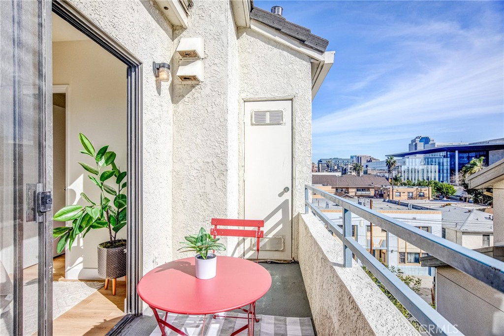 720 W 4th Street 413