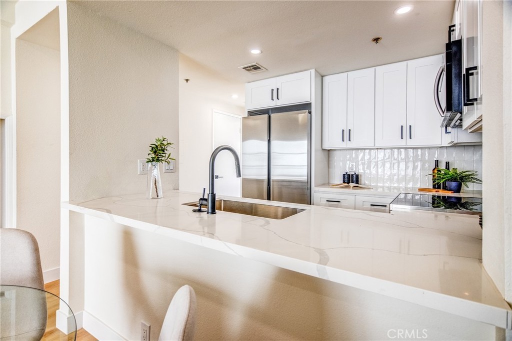 720 W 4th Street 413