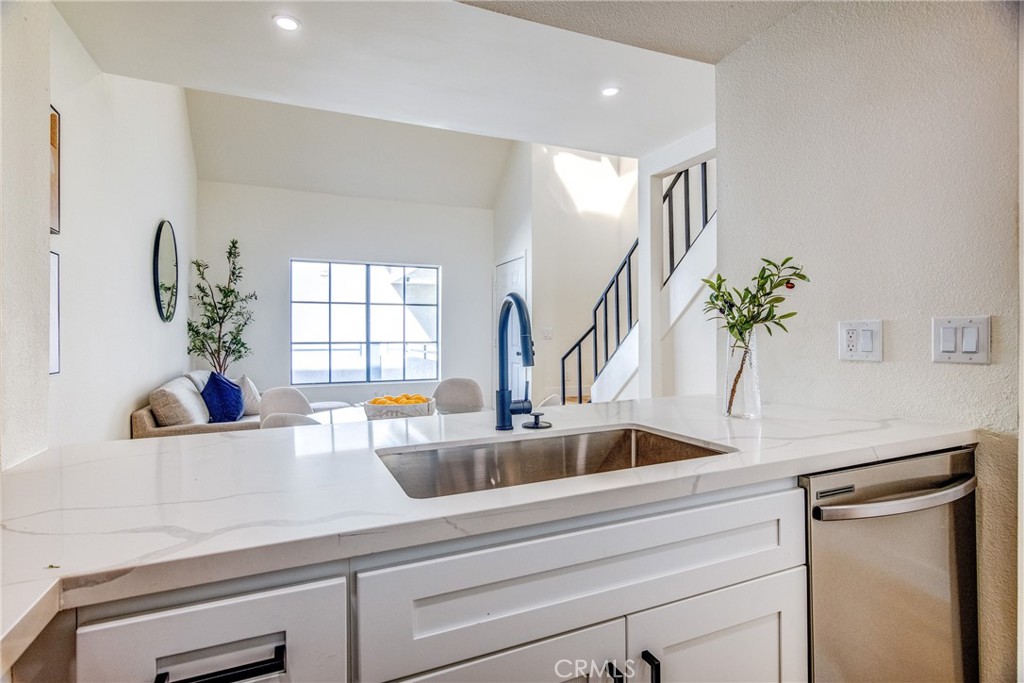 720 W 4th Street 413