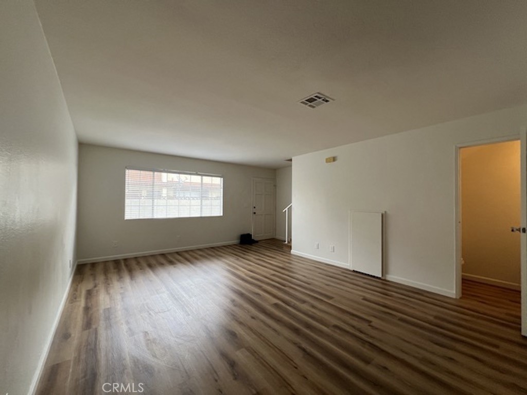 10521 Lakewood Boulevard 4