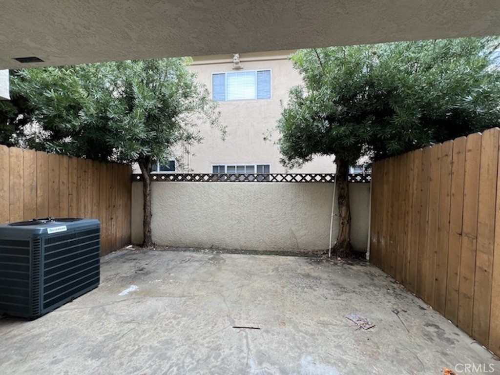 10521 Lakewood Boulevard 4