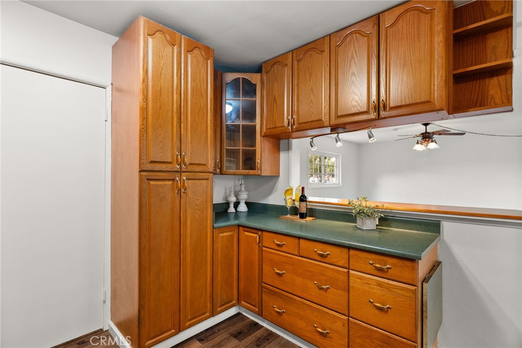 1352 W Porter Avenue