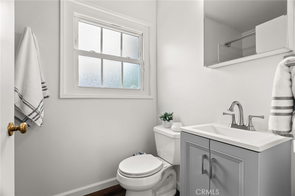 1352 W Porter Avenue