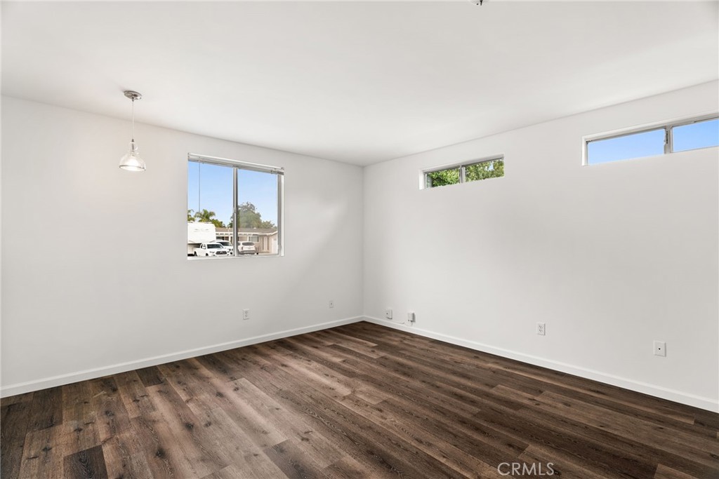 1352 W Porter Avenue