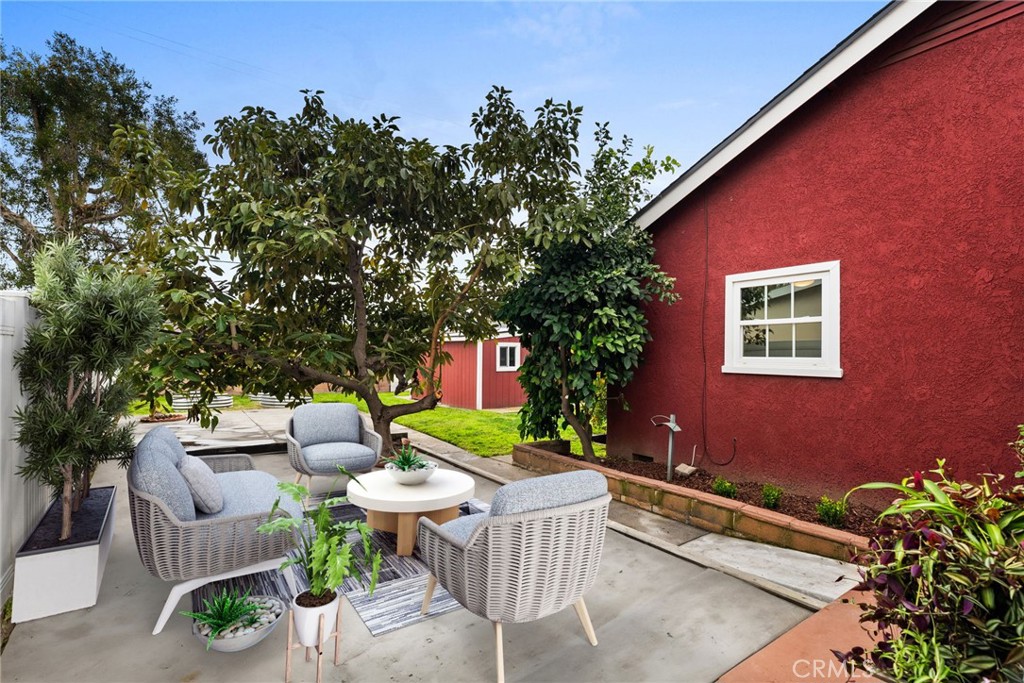 1352 W Porter Avenue