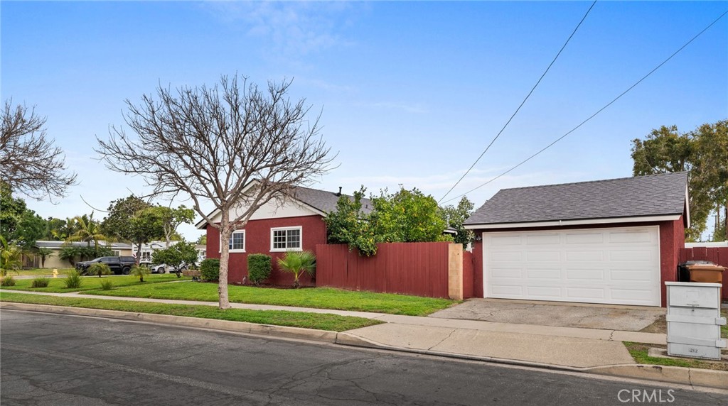 1352 W Porter Avenue