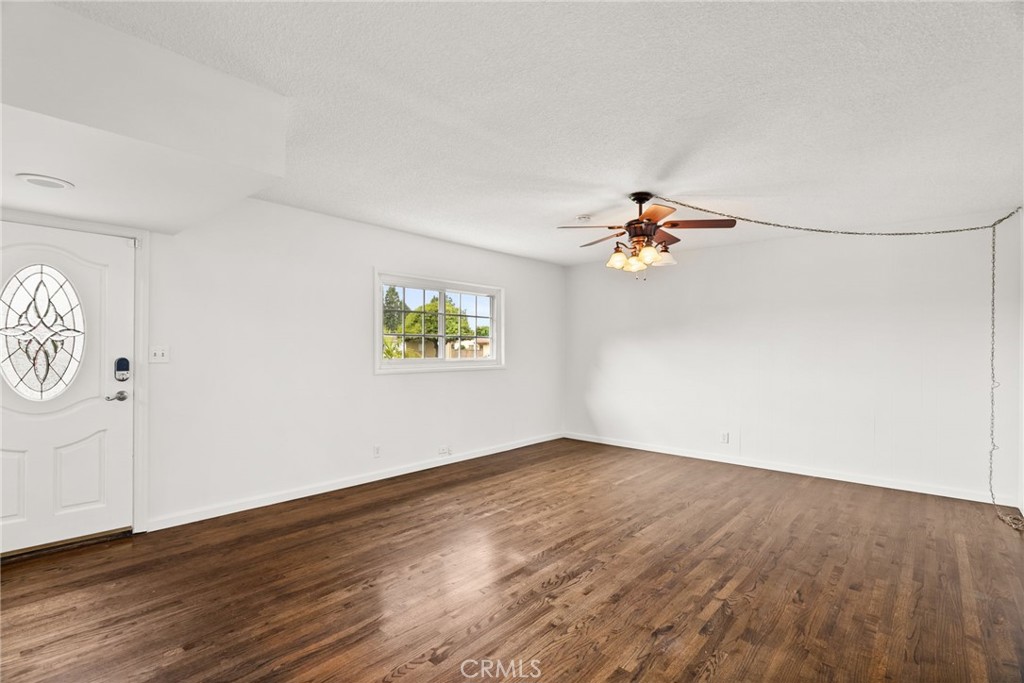 1352 W Porter Avenue