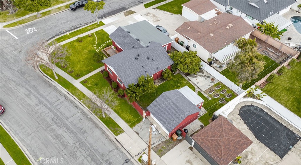 1352 W Porter Avenue