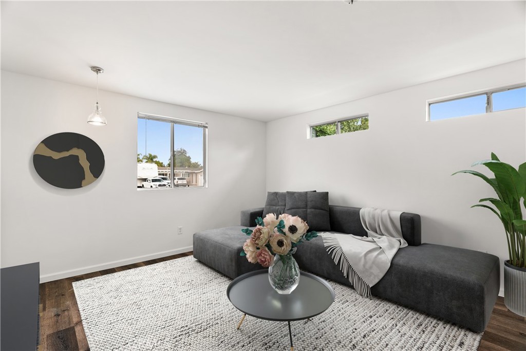 1352 W Porter Avenue