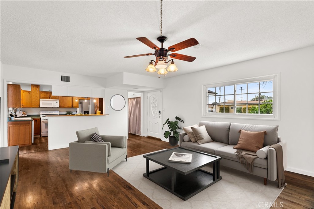 1352 W Porter Avenue