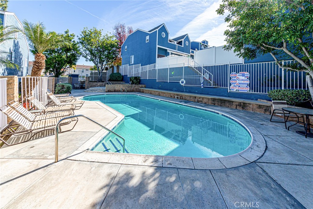 211 Redwood Avenue 46