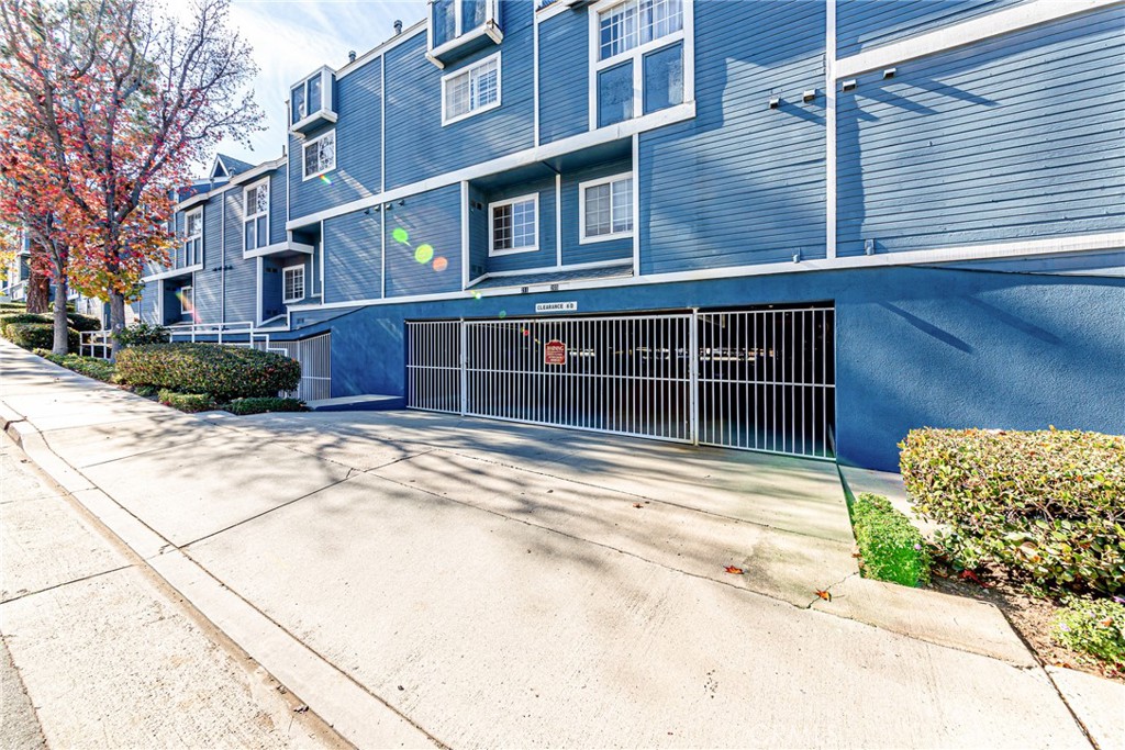 211 Redwood Avenue 46