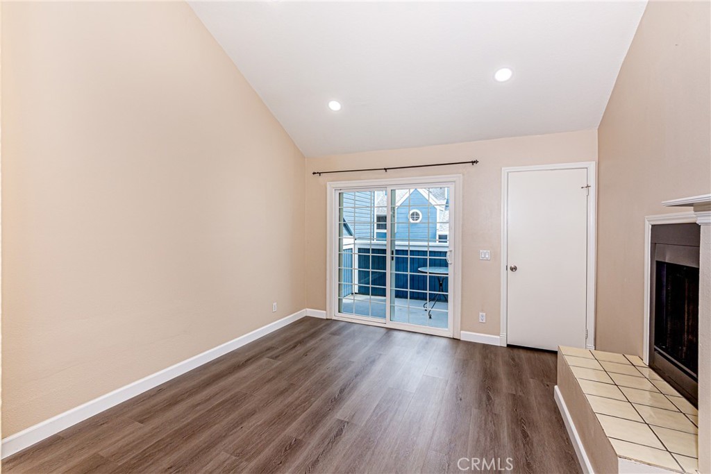 211 Redwood Avenue 46