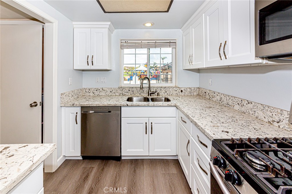 211 Redwood Avenue 46