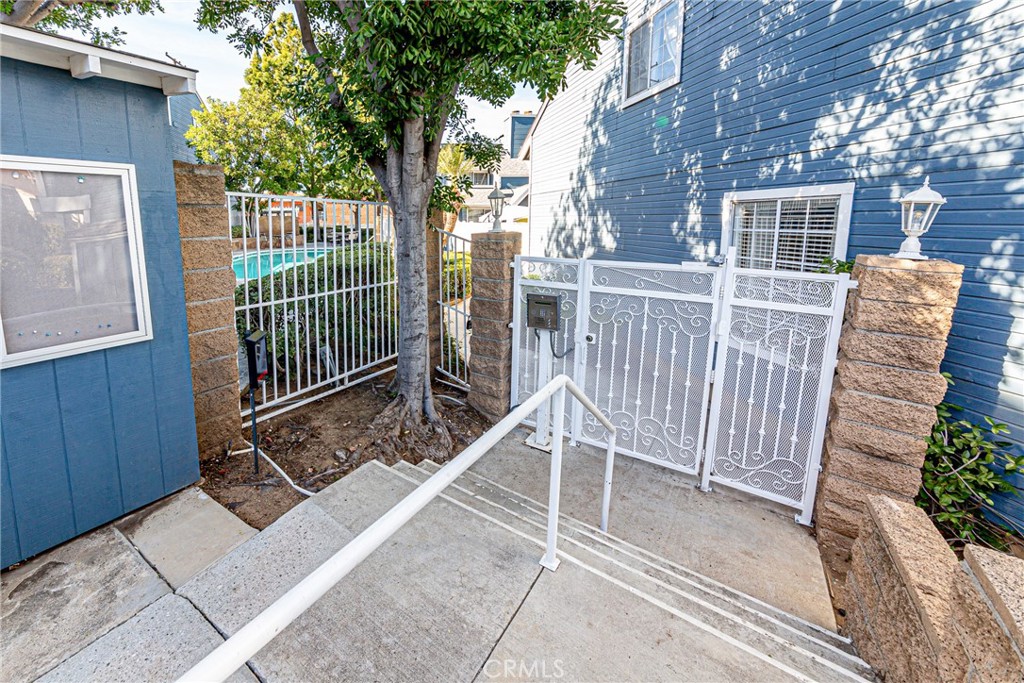 211 Redwood Avenue 46