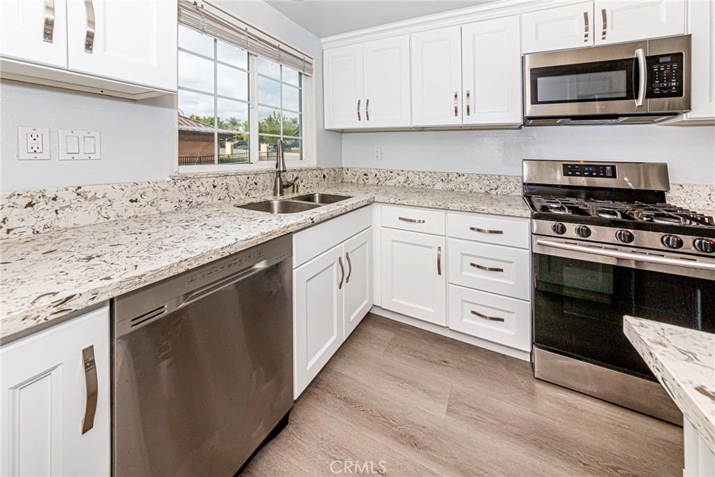 211 Redwood Avenue 46