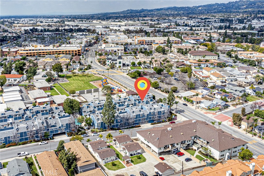 211 Redwood Avenue 46