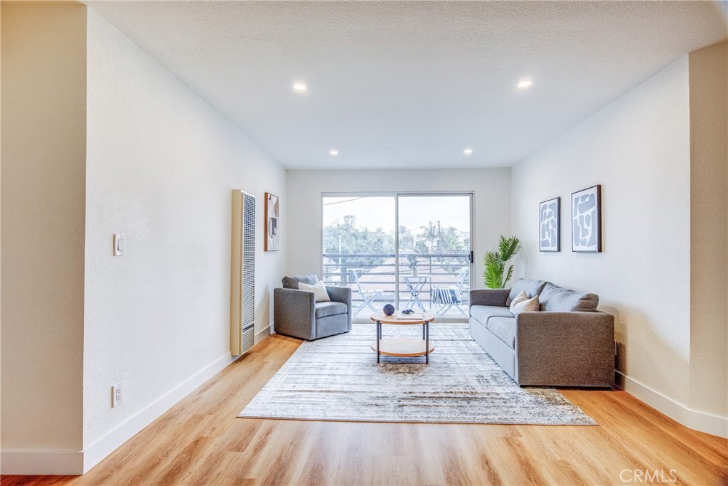 327 Chestnut Avenue 207