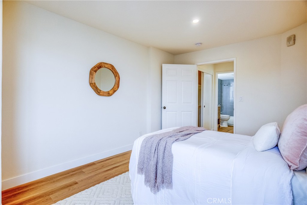 327 Chestnut Avenue 207