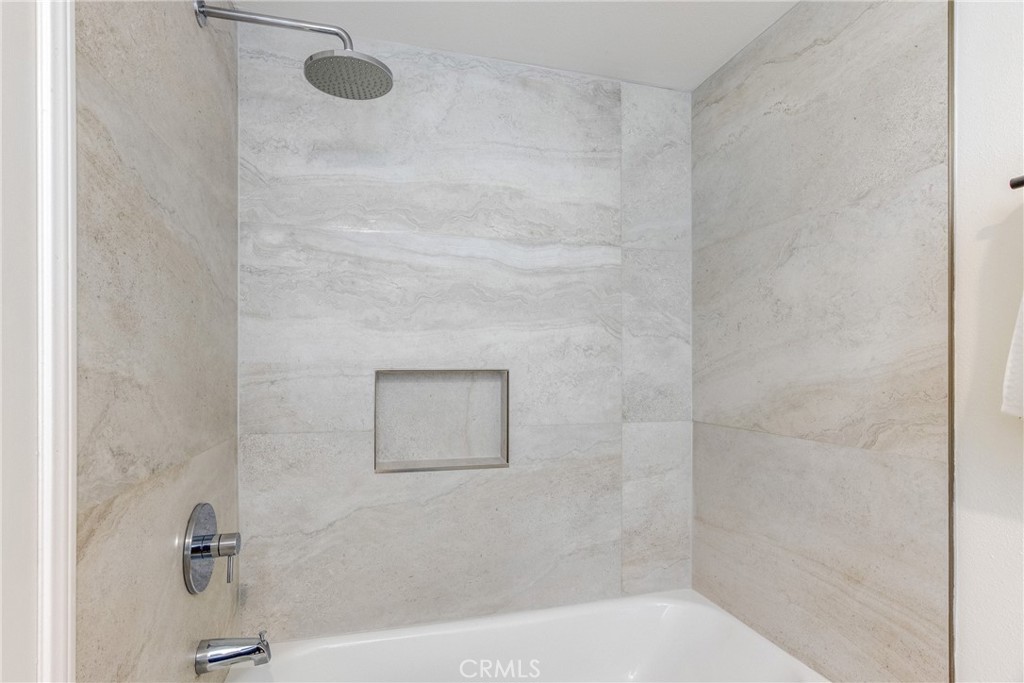 327 Chestnut Avenue 207