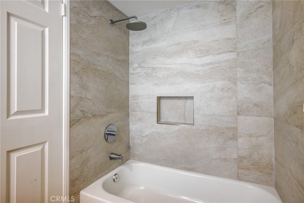 327 Chestnut Avenue 207