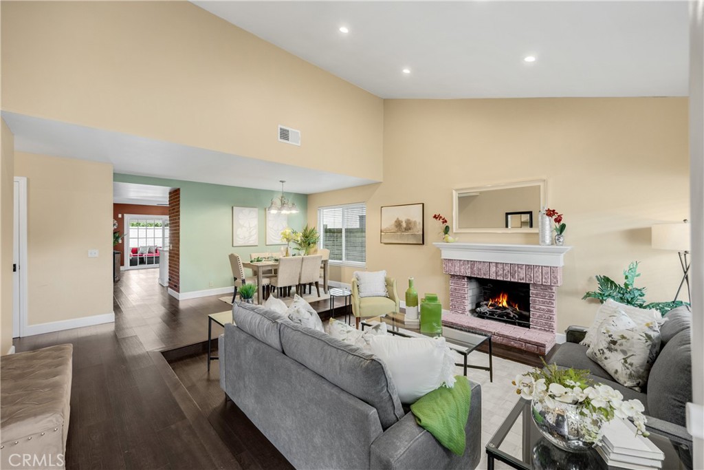 5921 E Avenida Arbol