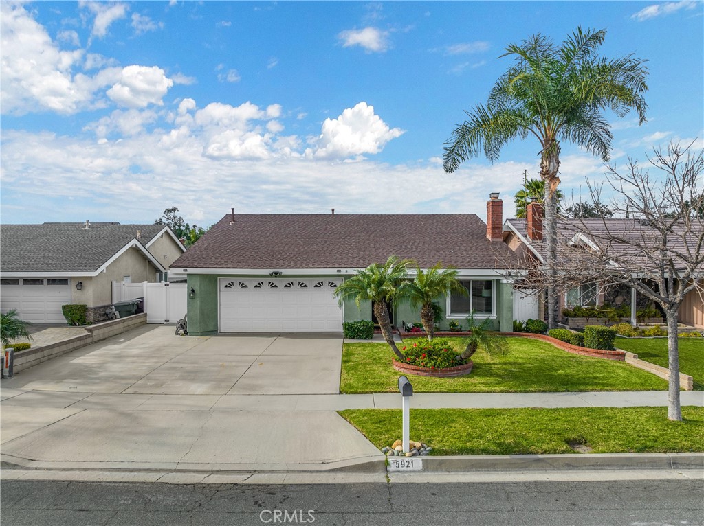 5921 E Avenida Arbol