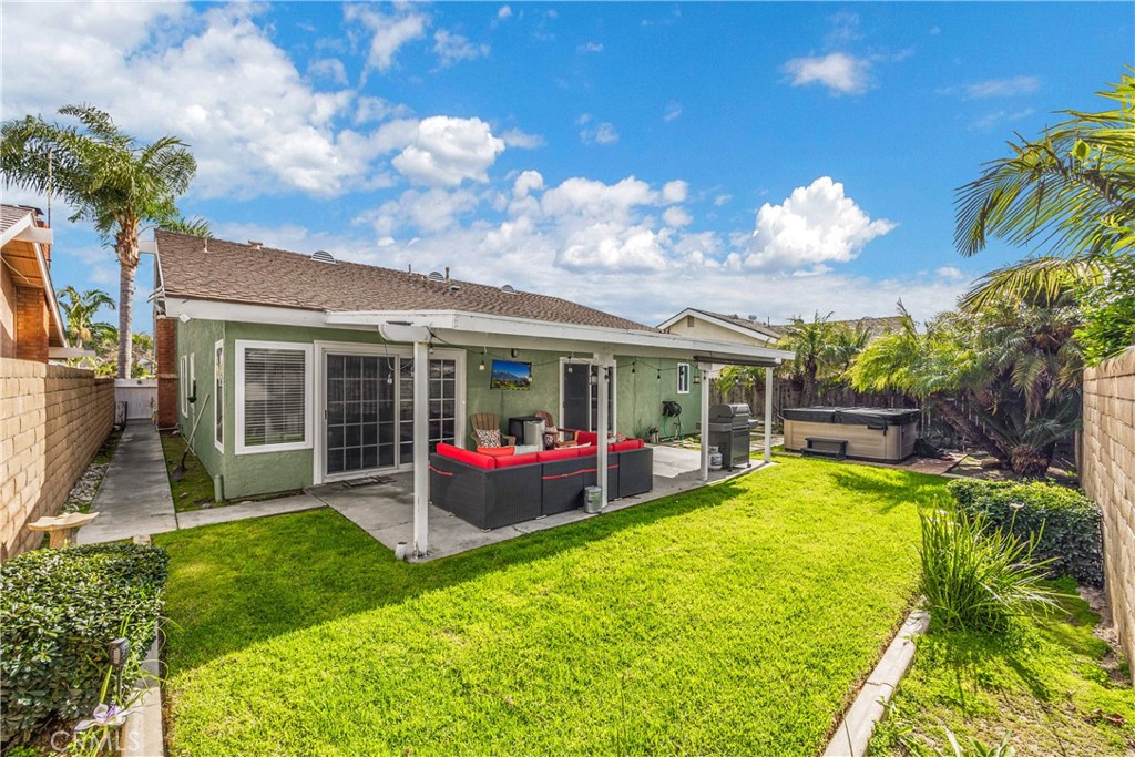 5921 E Avenida Arbol