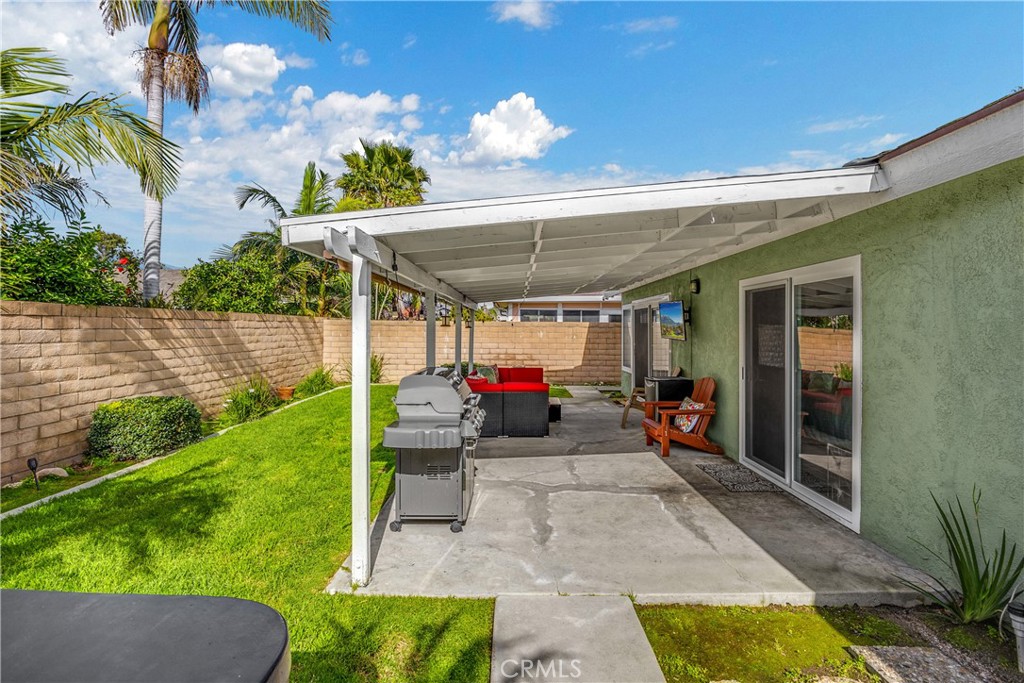 5921 E Avenida Arbol