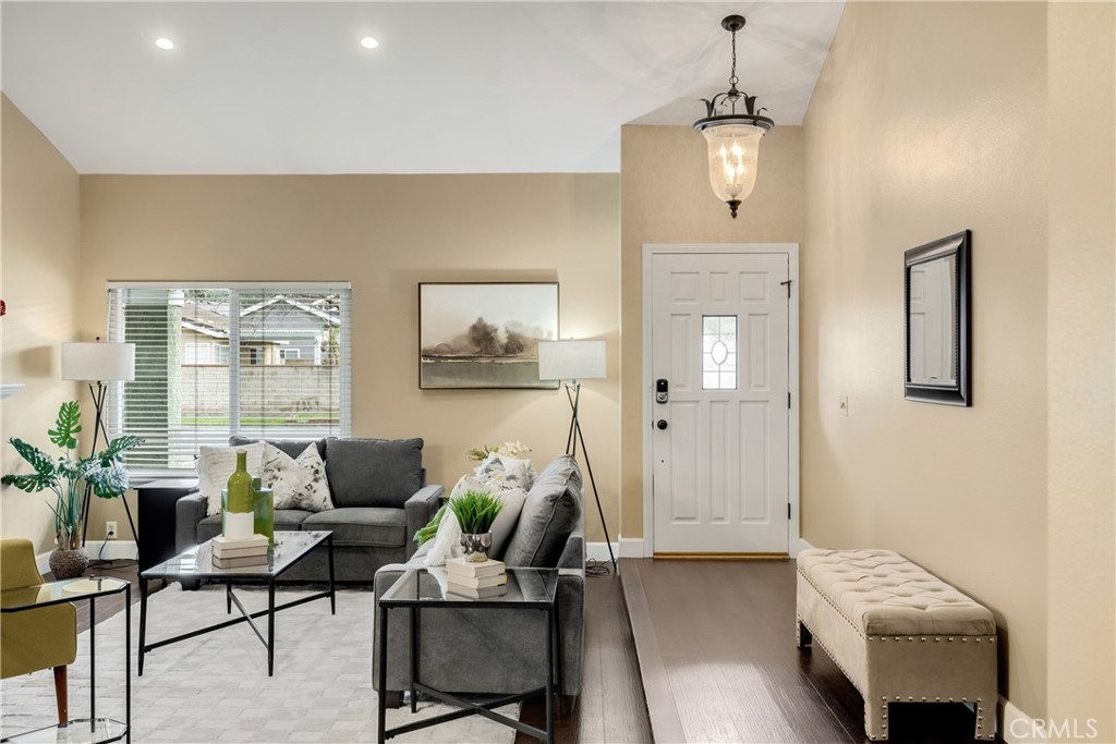 5921 E Avenida Arbol