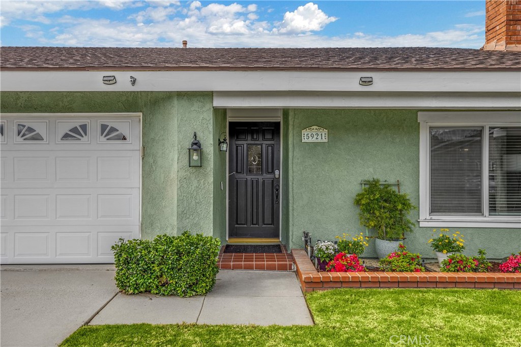 5921 E Avenida Arbol