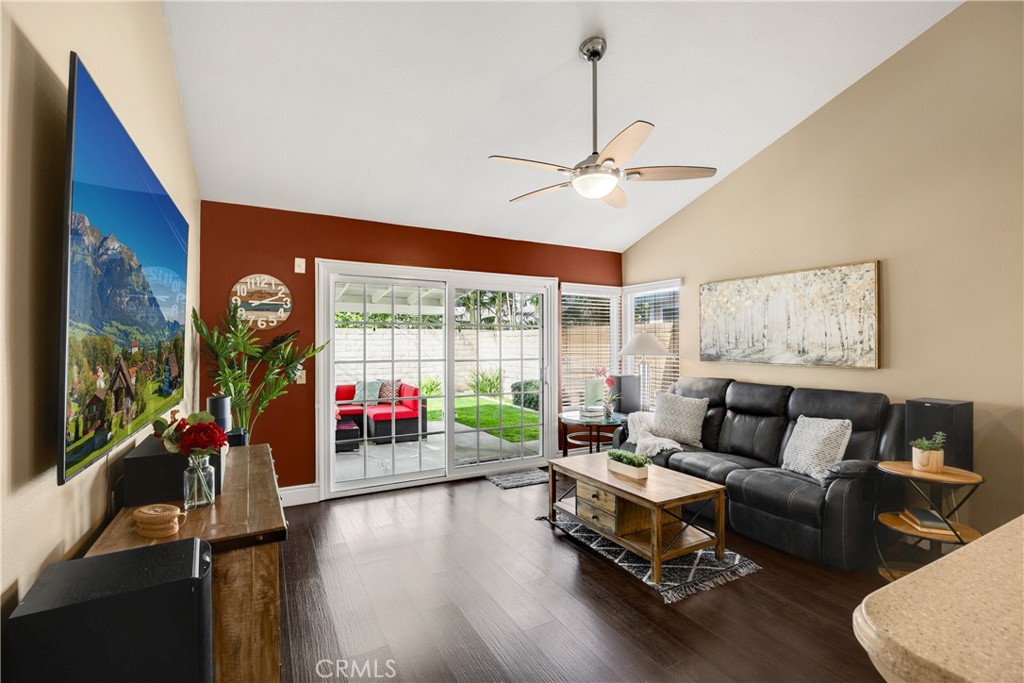 5921 E Avenida Arbol