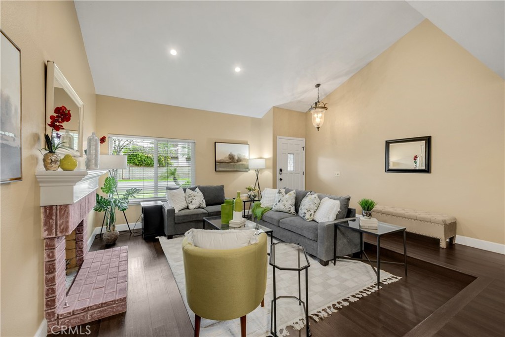 5921 E Avenida Arbol